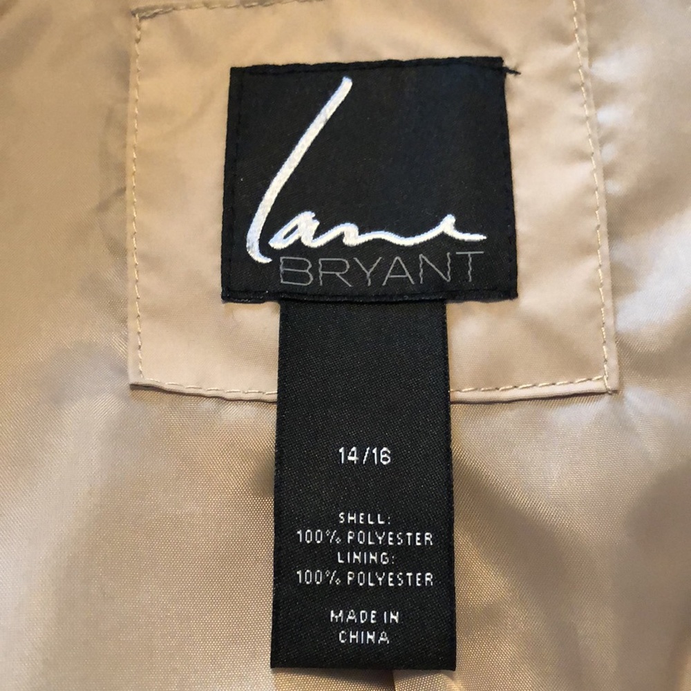 Lane Bryant Tan Short Trench Coat Button & draw string back design Size 14-16 - Picture 9 of 10